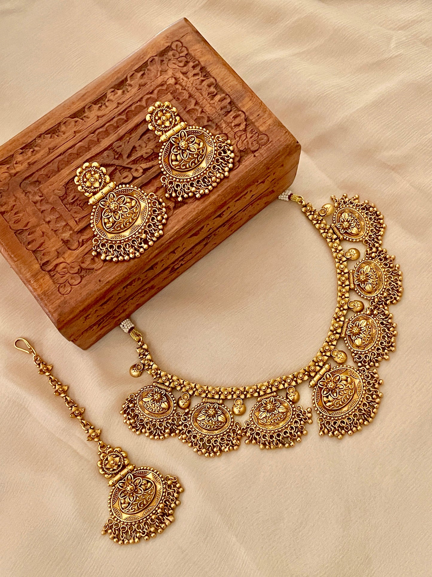 Mandira Temple Antique Necklace Set