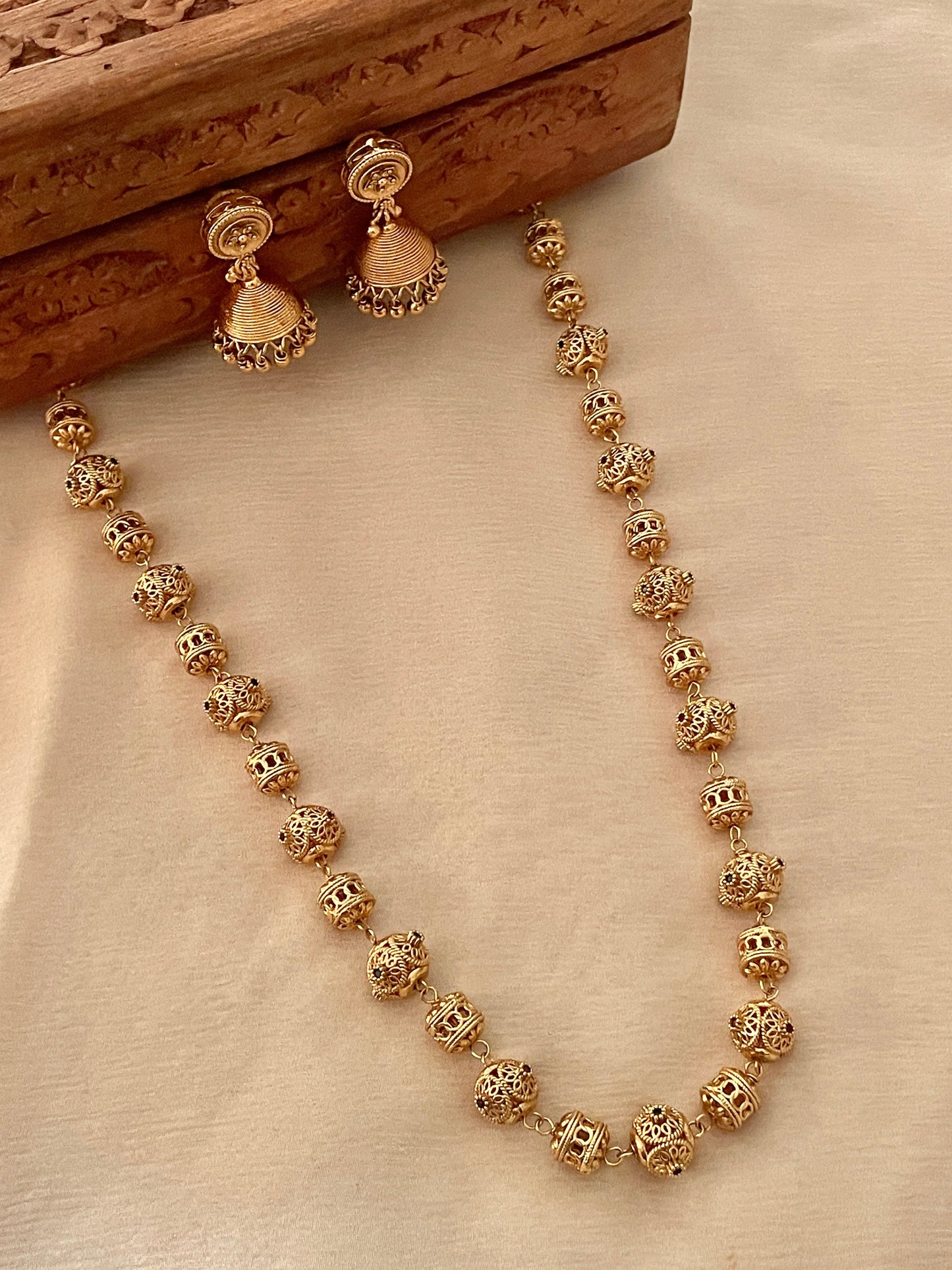 Lata Long Necklace Set