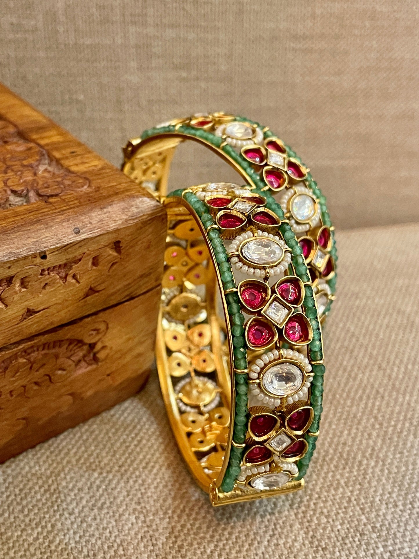 Shristhi Polki Bangle Set