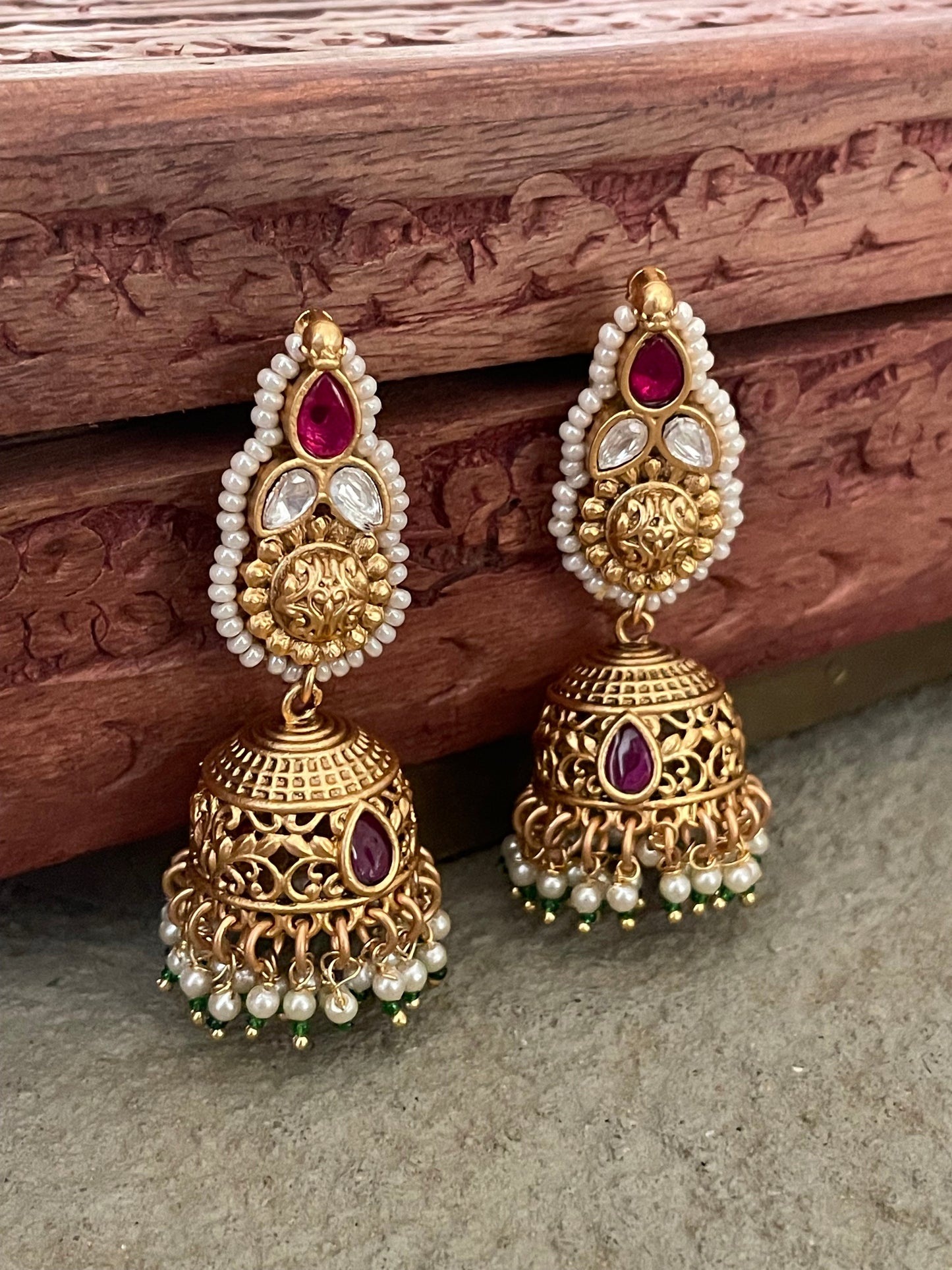 Devi Antique Pearl Necklace Set