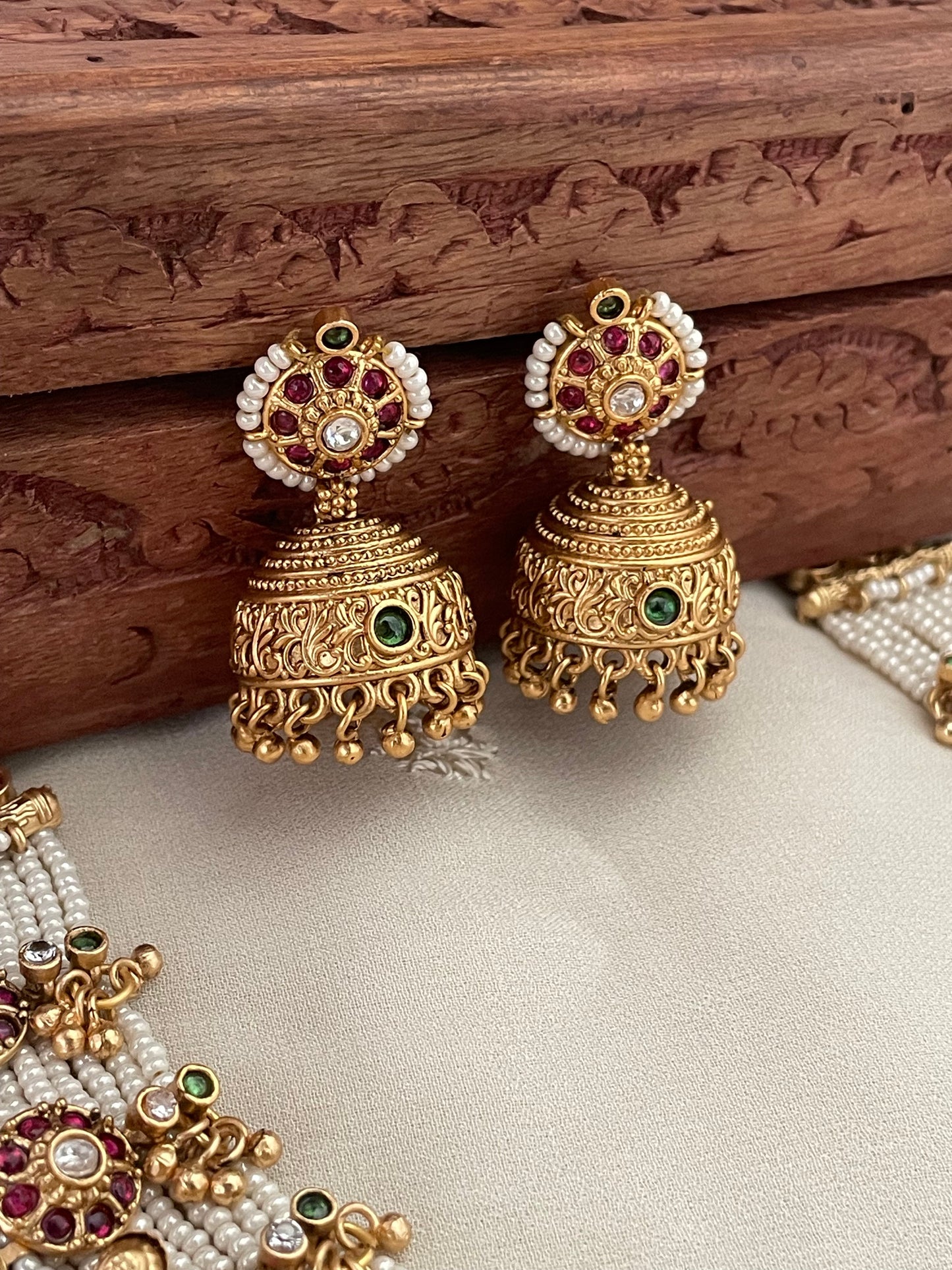 Gulshan Pearl Necklace Set