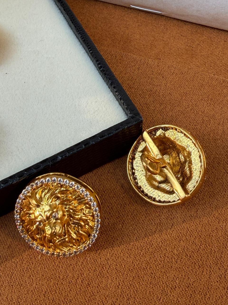Lion Emblem Button Set