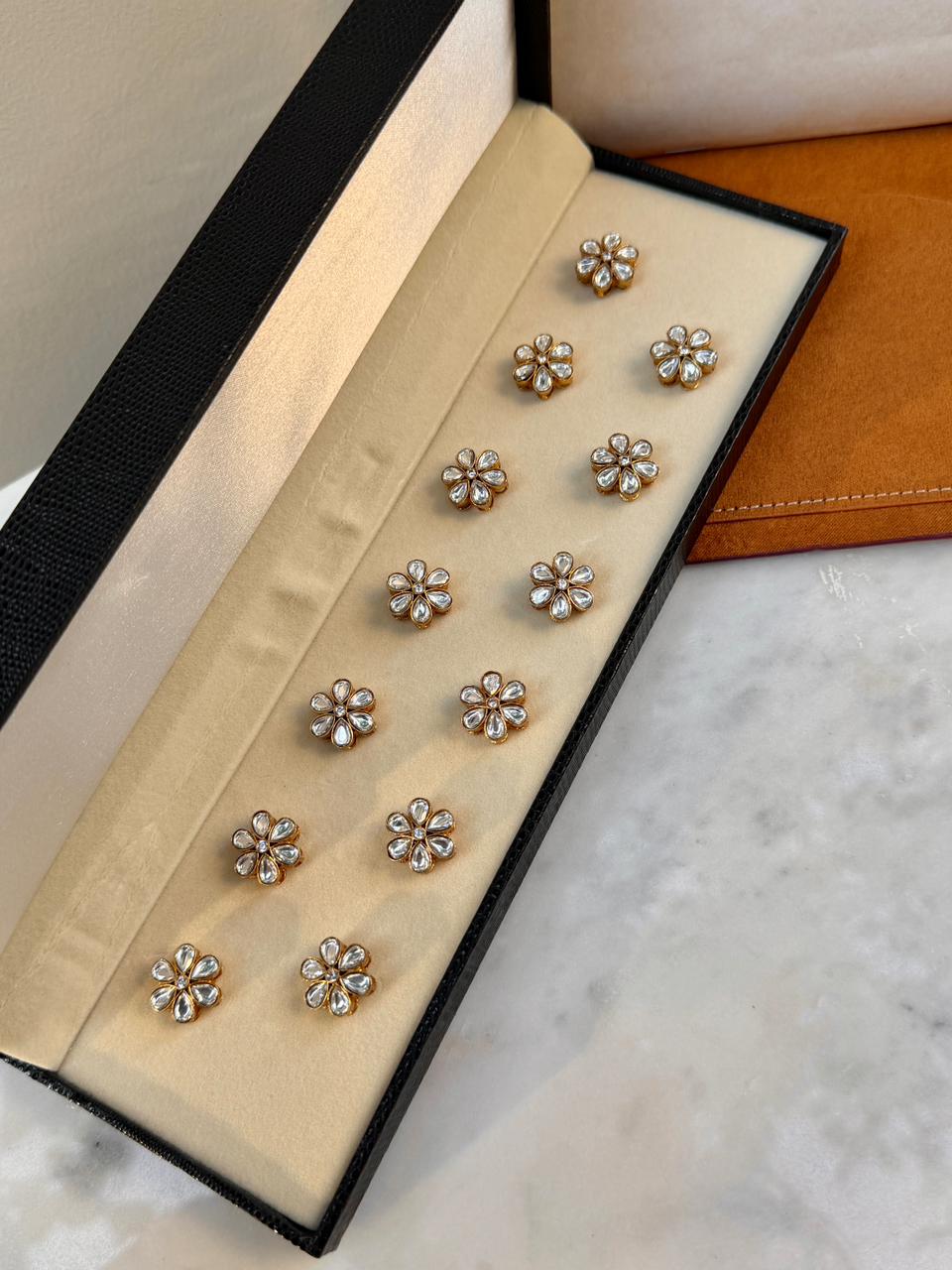 Royal Bloom Button Set