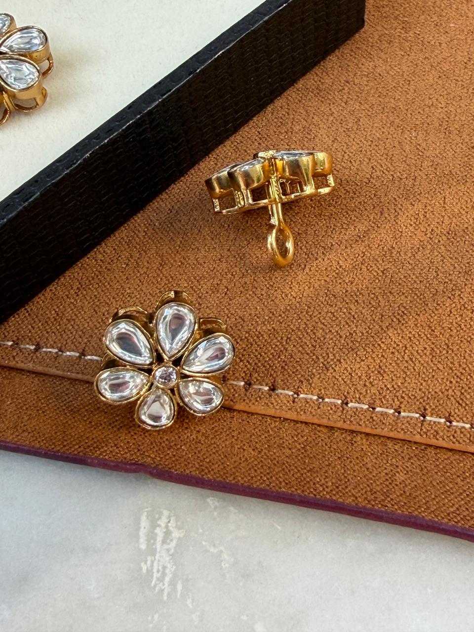 Royal Bloom Button Set