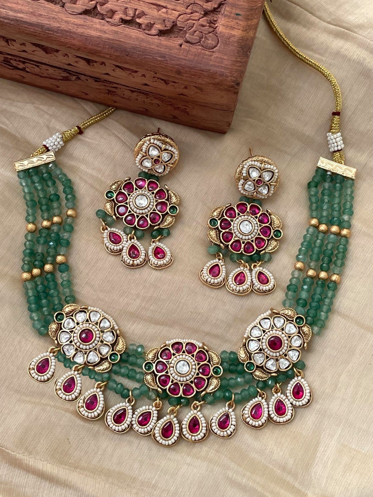 Raasa Antique Polki Necklace Set